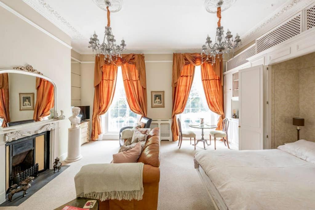 Beautiful Studio With Private Outside Terrace Apartment Bath Ngoại thất bức ảnh