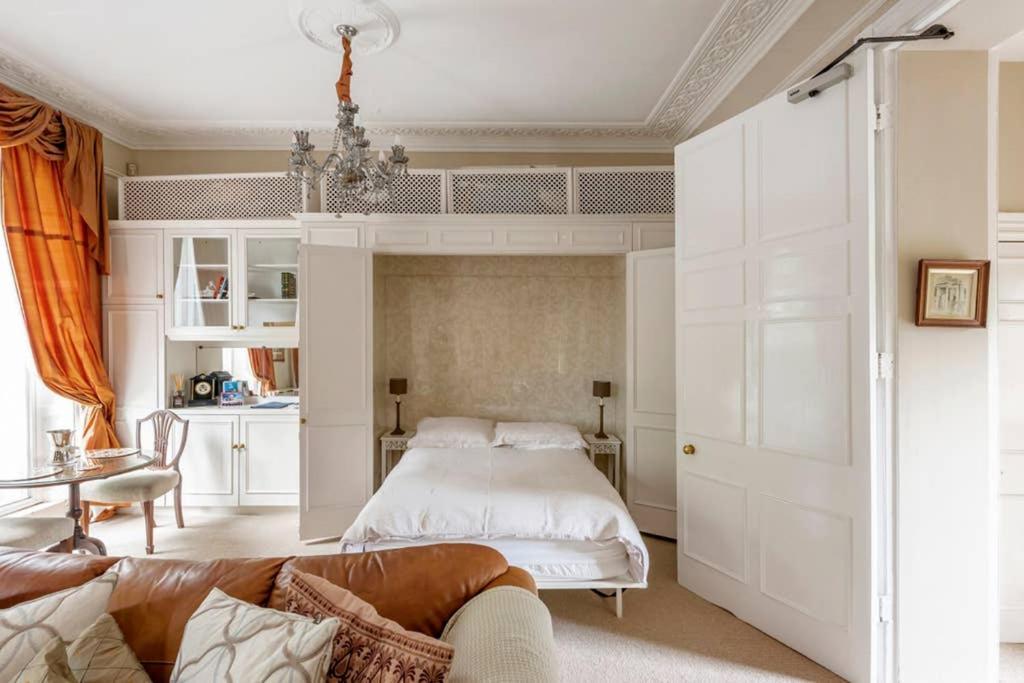 Beautiful Studio With Private Outside Terrace Apartment Bath Ngoại thất bức ảnh